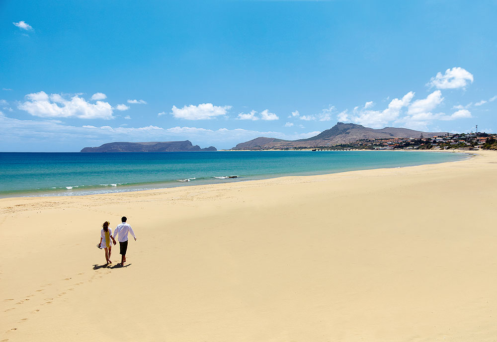 Paar am Strand von Porto Santo