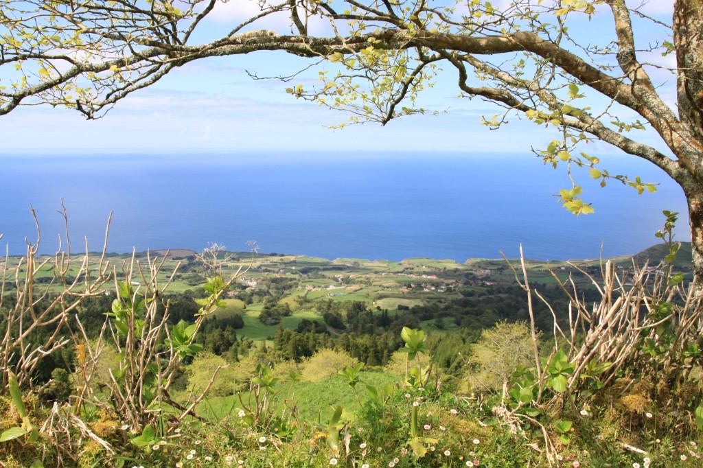 Blick von Kraterrand auf Atlantik