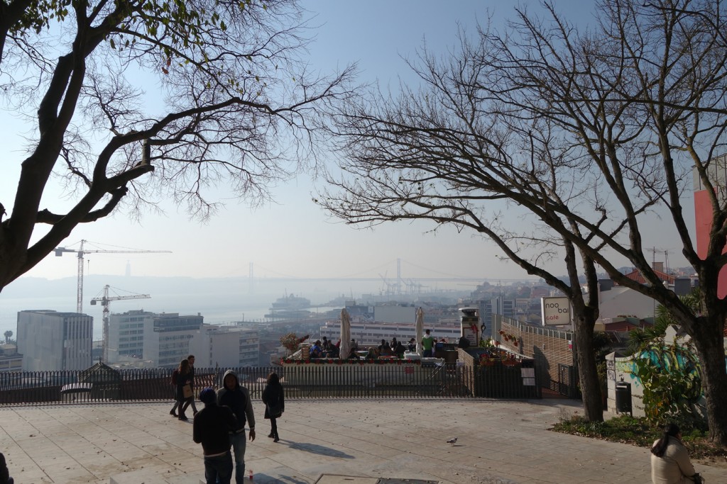 Miradouro Santa Catarina mit Café Noobai