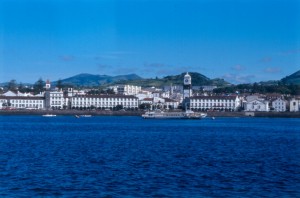 Panoramablick auf die Hauptstadt Ponta Delgada Sao Miguel