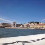 der Praça do Comércio während einer Bootstour in Lissabon