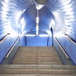 Treppenaufgang der U-Bahn-Haltestelle Parque in Lissabon