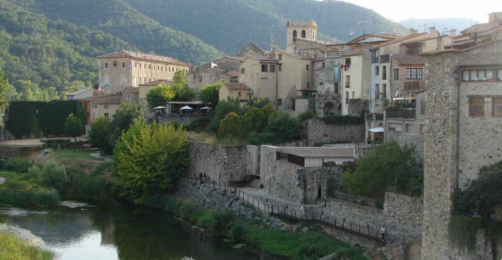 Ausblick auf Besalú in Katalonien