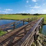 Brücke über kleinen Bach auf Acaya auf der Salento-Halbinsel