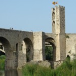 Brücke über den Rio Fluvià in Besalú