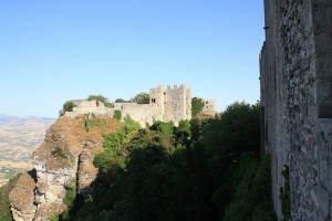 Blick auf das Castello di Venere auf Sizilien