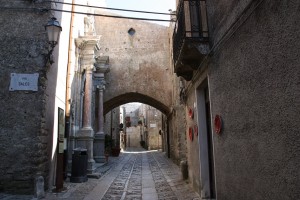 Kleine Gasse durch die Altstadt von Erice