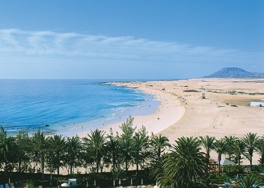 Panorama Sandstrand und Meer auf Fuerteventura