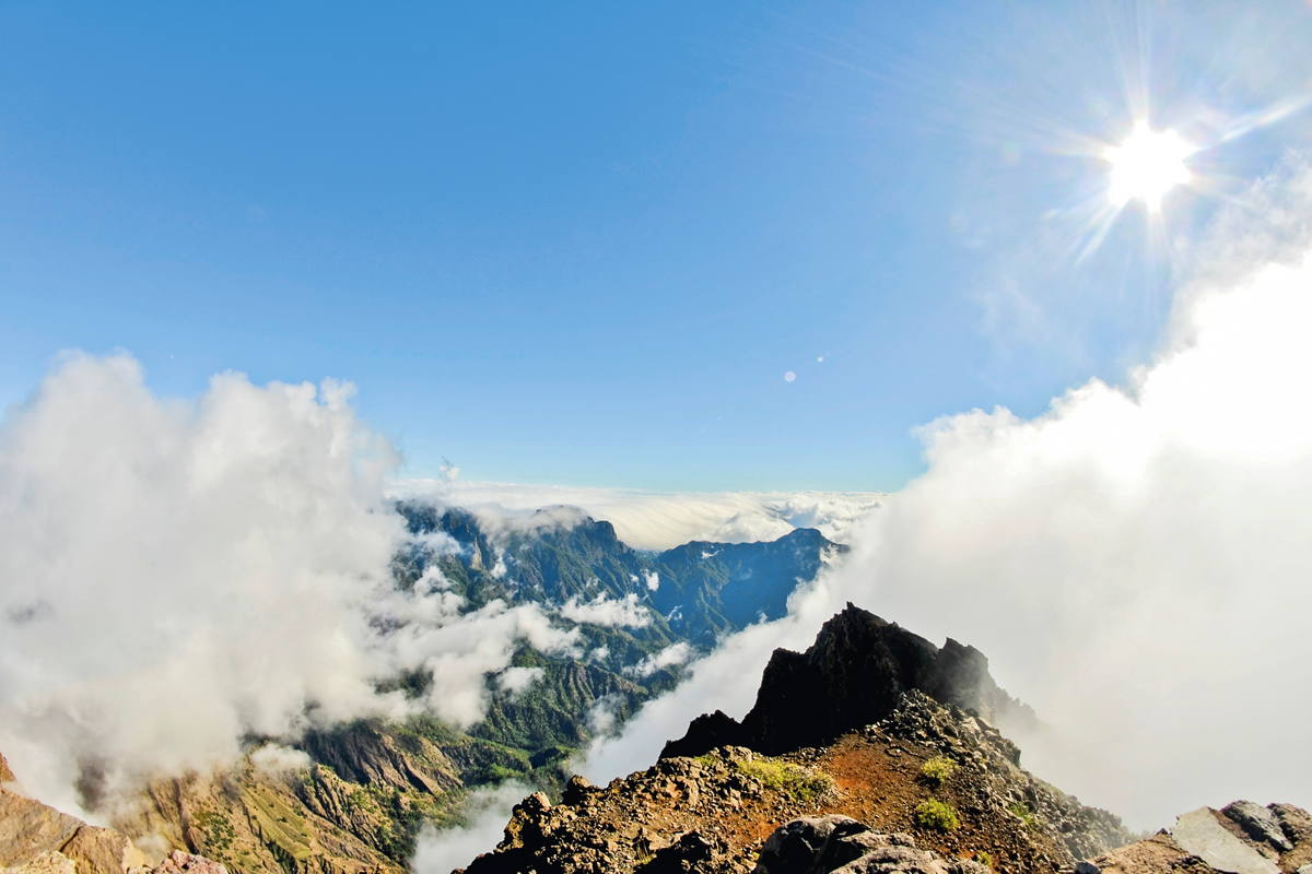 Panorama mit Wolken vom Vulkan Caldera de Taburiente