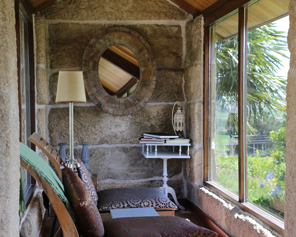 Lounge aus ehemaligem Getreidespeicher Quinta San Amaro