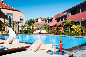 Poolarea der Hacienda de Abajo by Vikhotels