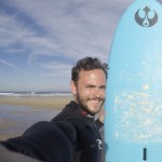 Tobi H. Surfer mit Board