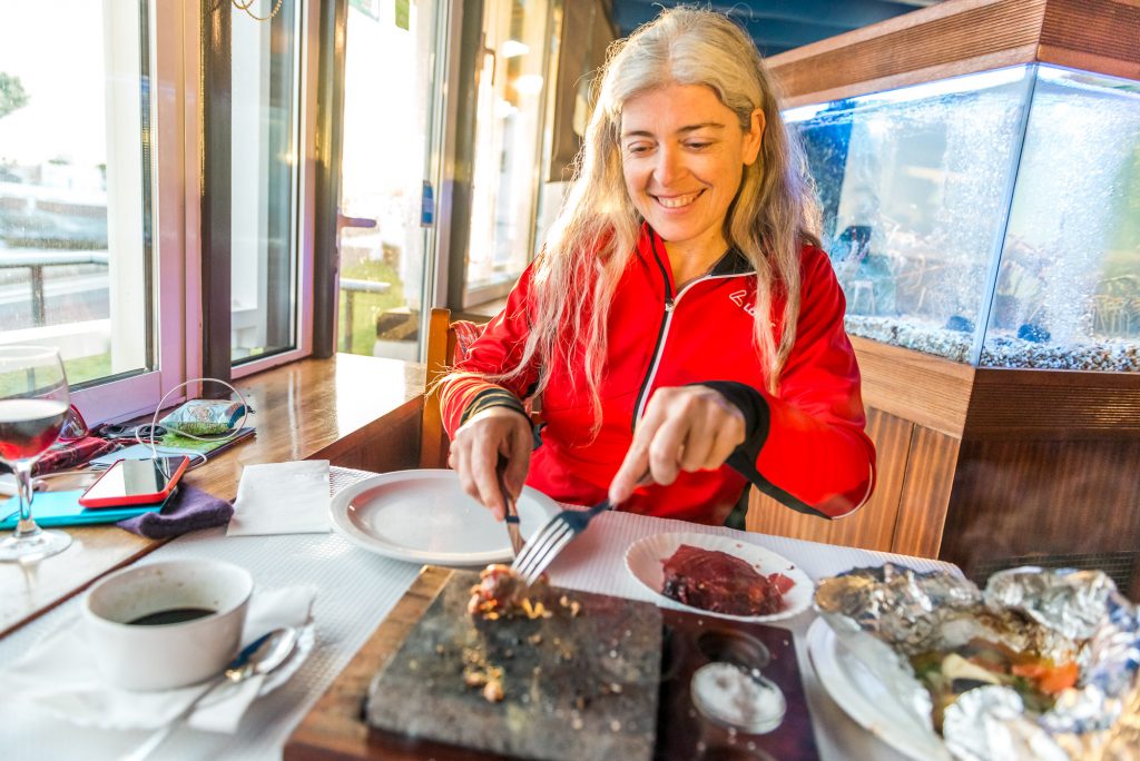 Frischer Fisch vom heißen Stein 