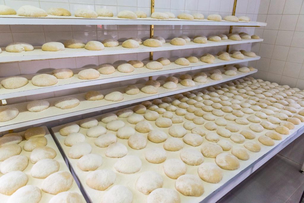 Bolo Levedo Teigklöße in Bäckerei auf Azoren Sao Miguel