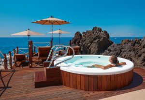 Jacuzzi am Meer Wellness