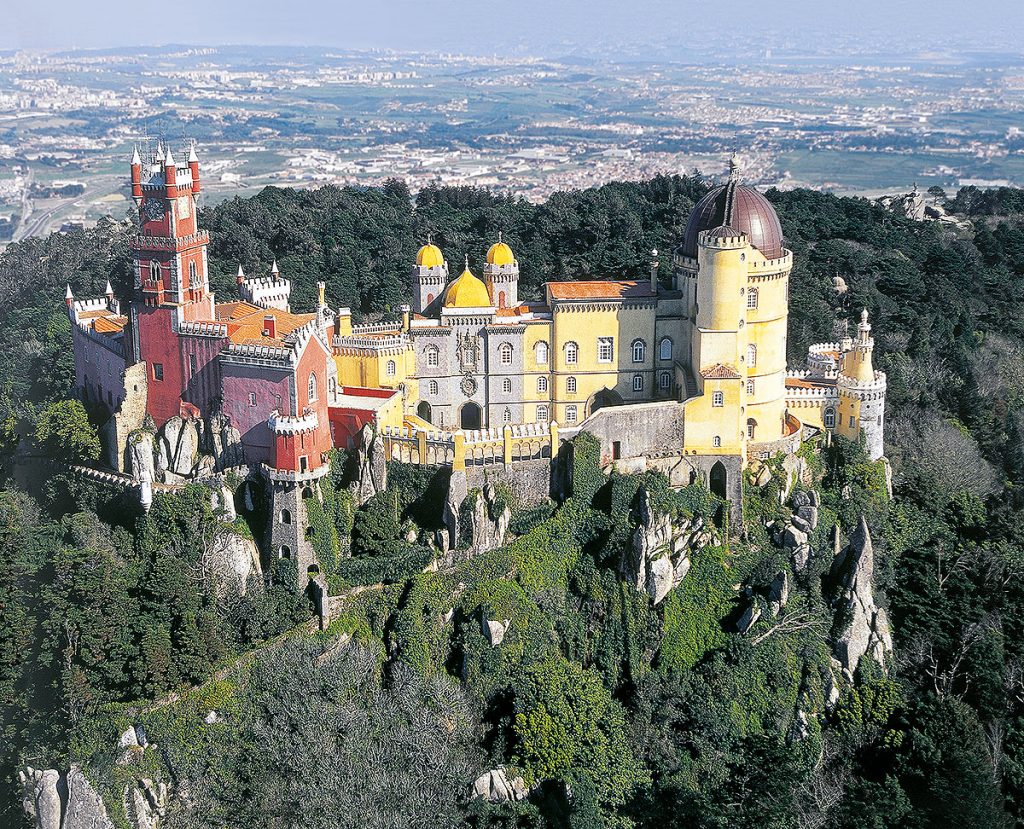 PT-LissabonsKuesten-Sintra-PalacioDaPena-Overview