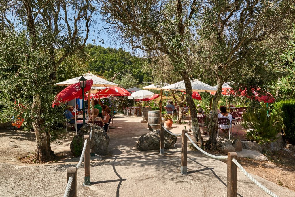 Außenbereich des Restaurants Monchique - Algarve Hinterland, Portugal