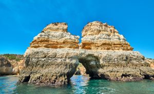 Steinformation Tour Küste Algarve Höhlen