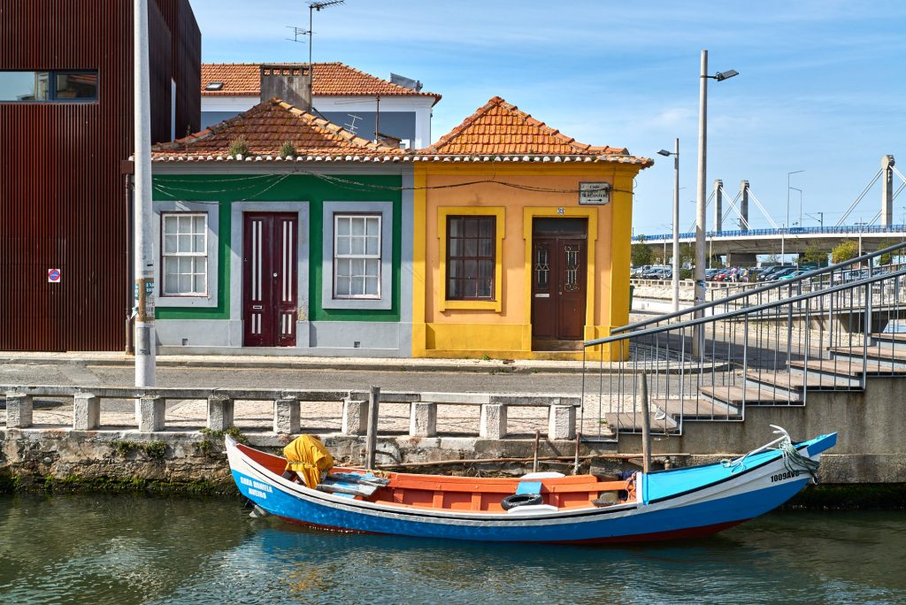 Bunte Häuser Boote Aveiro