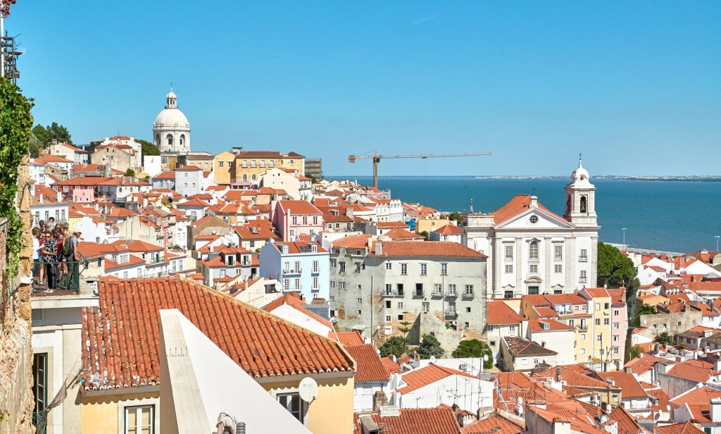 Ausblick Alfama Lissabon, eine Top Sehenswürdigkeit in Lissabon