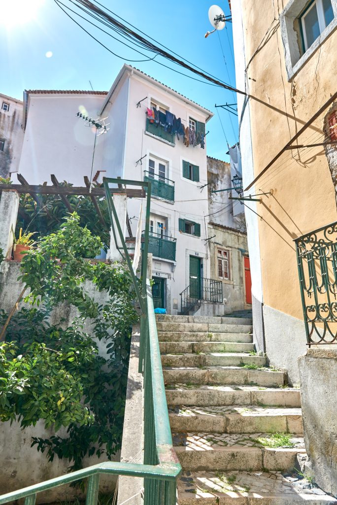 Treppen Gasse Alfama Lissabon