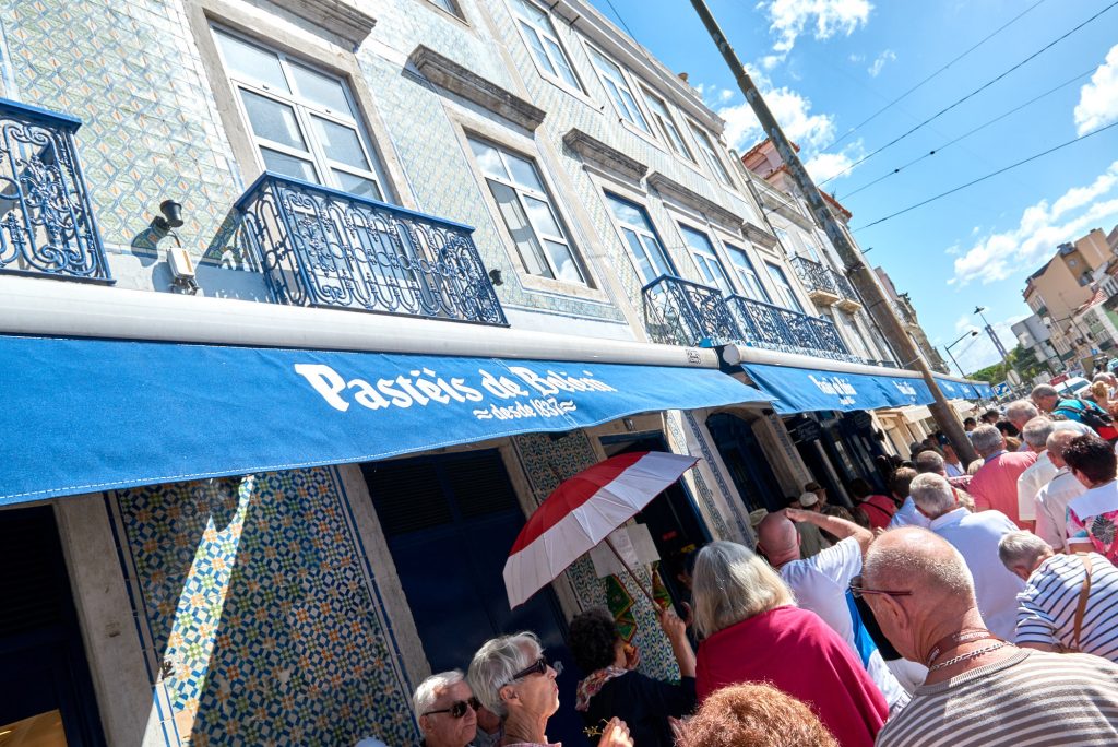 Touristen Pastéis de Belem