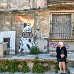 Graffiti alte Frau in Porto