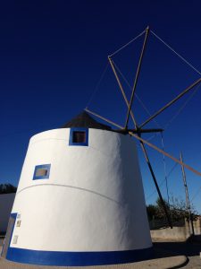 Windmuehle in Longueira an der Rota Vicentina