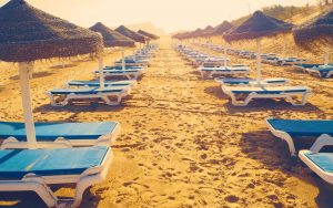 Liegen am Strand Porto Santo