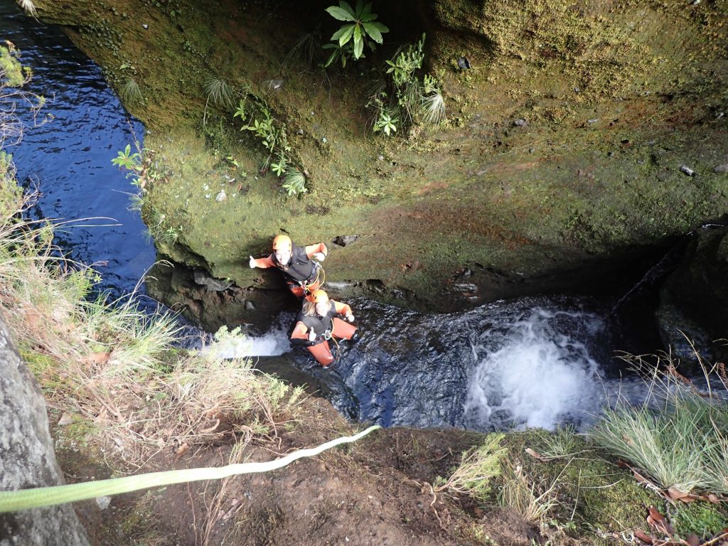 Klettern am Wasserfall Madeira