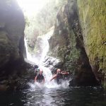 Canyoning auf Madeira Eintauchen ins Wasser