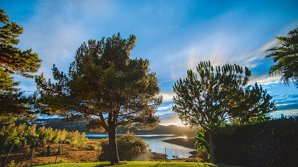 Garten und Seeblick B Bou Hotel La Viñuela & Spa