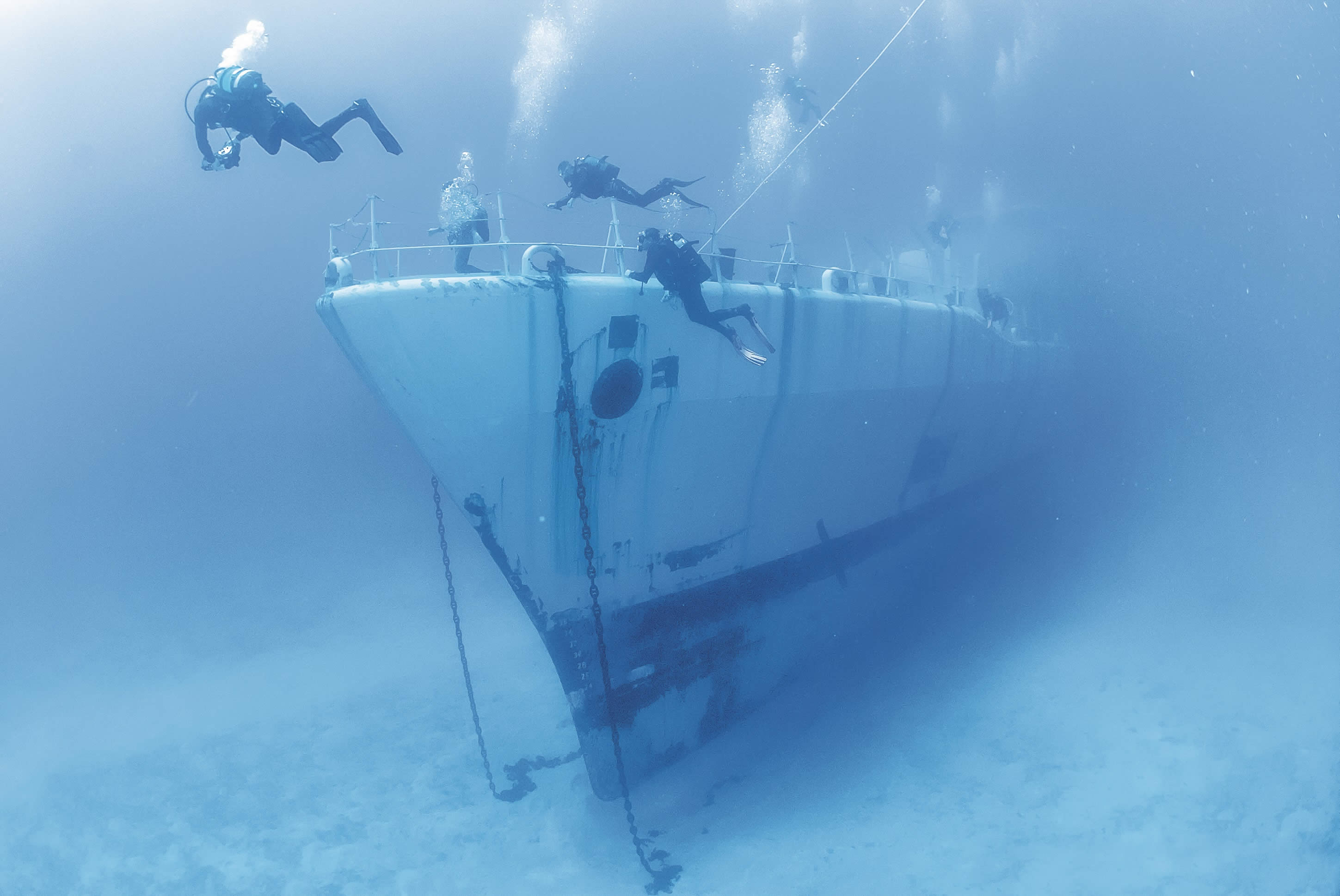 Taucher am Schiffswrack vor Porto Santo