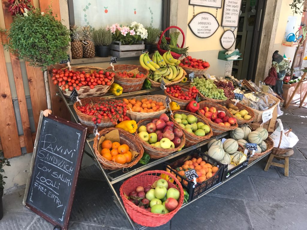 Lebensmittelladen Obststand Toskana