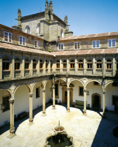 Innenhof im Parador de Santiago de Compostela