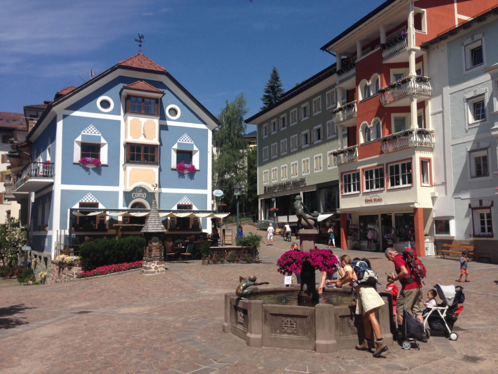 Marktplatz Sankt Ulrich am Adler Dolomiti Spa & Sport Resort
