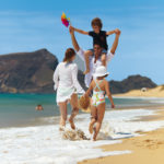 Familie am Strand von Porto Santo