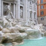 Figuren im Trevibrunnen Rom
