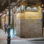 Abends vor Café Barbieri in Madrid-Lavapies