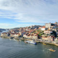 Blick von der Brücke über Porto