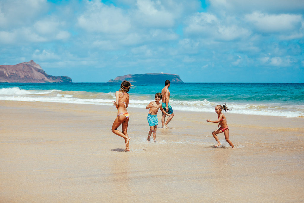 Familie am Strand von Porto Santo