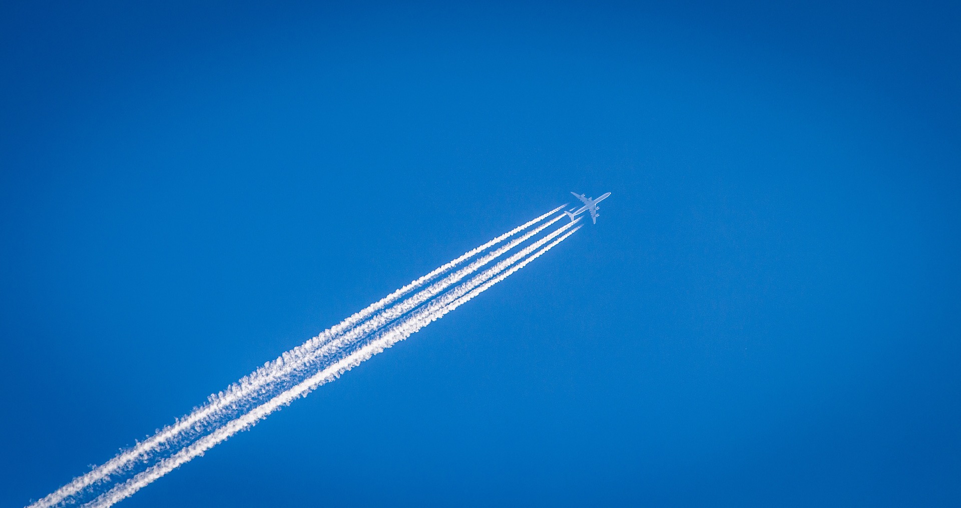 Flugzeug im Himmel