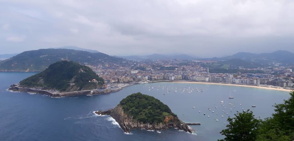 Blick auf Donostia de San Sebastian