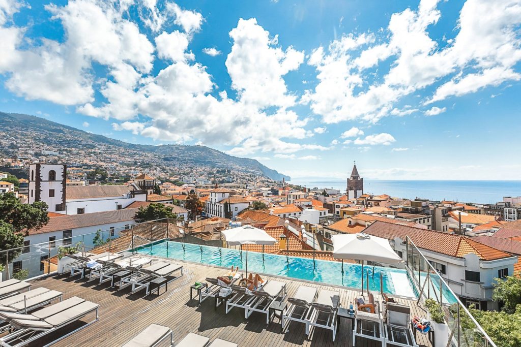 Ausblick Dachterrasse Castanheiro Boutique Hotel Funchal