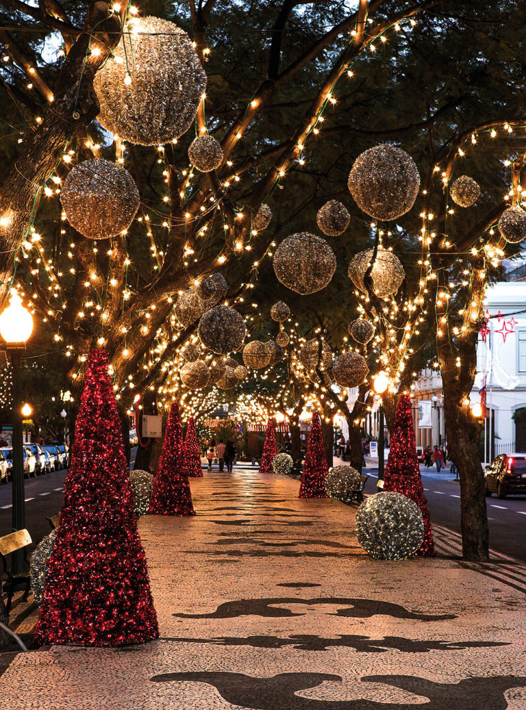 Weihnachtliche Dekoration in der Altstadt von Funchal