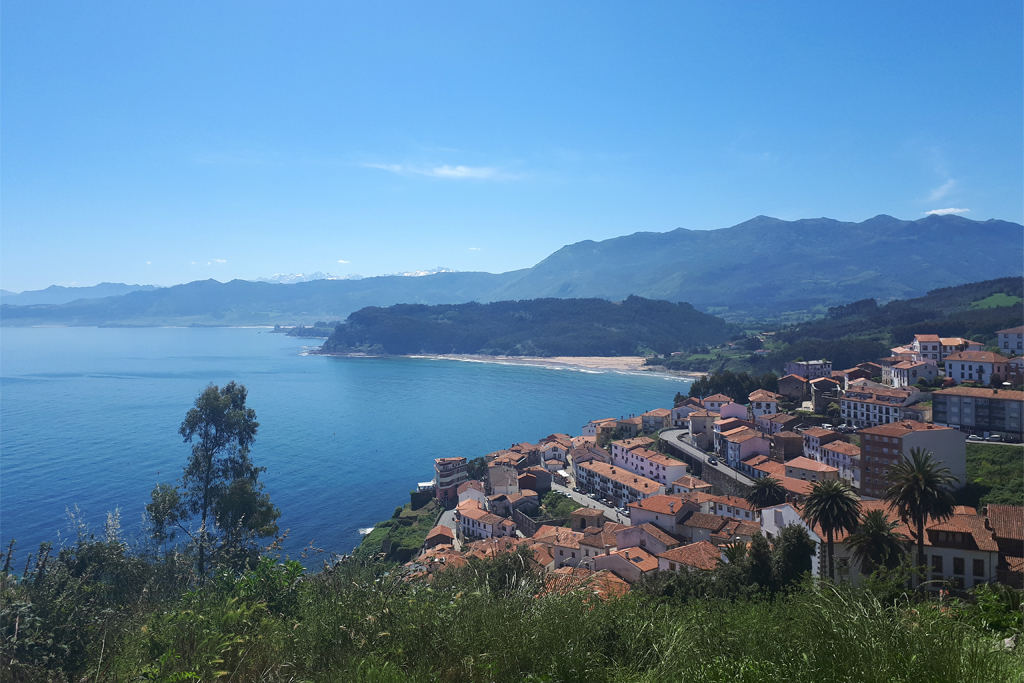 Nordspanien Asturien Lastres Blick