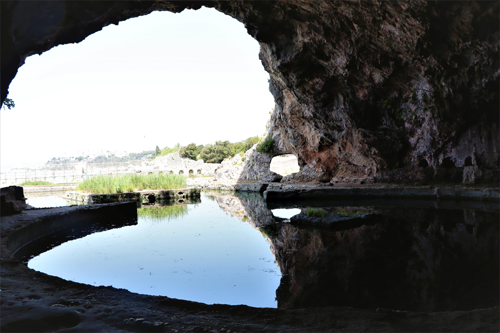 Blick aus der Grotte raus