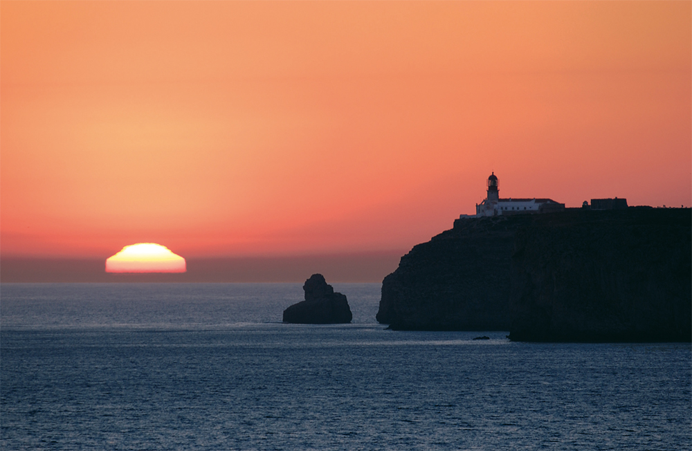 Sonnenuntergang am Cabo de São Vicente - Blick über das Meer 