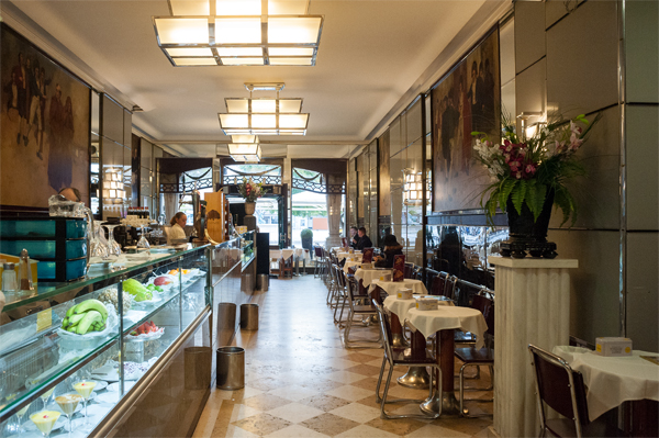 Café Nicola am Rossio-Platz von innen 