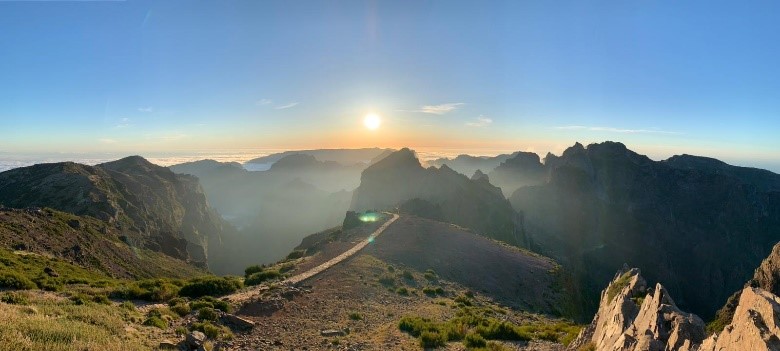 Blick von oben auf den Sonnenuntergang - Pico do Arieiro 